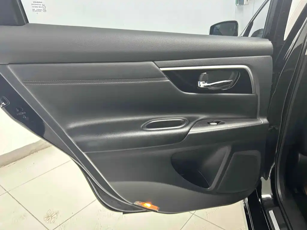 NISSAN TEANA 2018