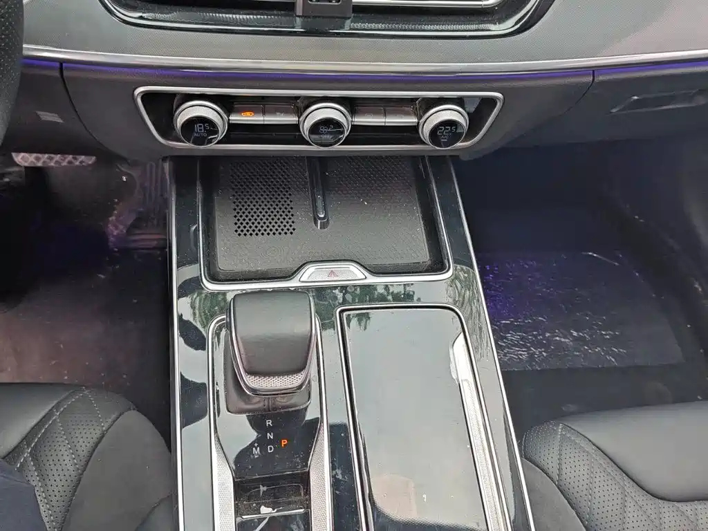 HONGQI HS5 2023
