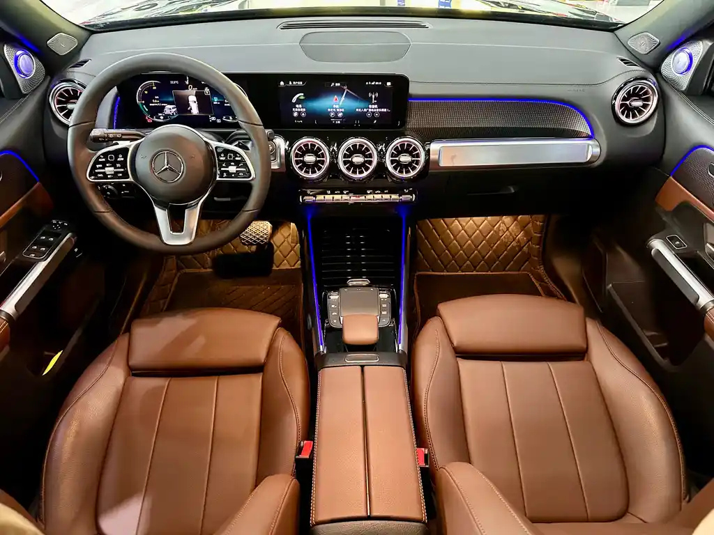 MERCEDES BENZ GLB 2023