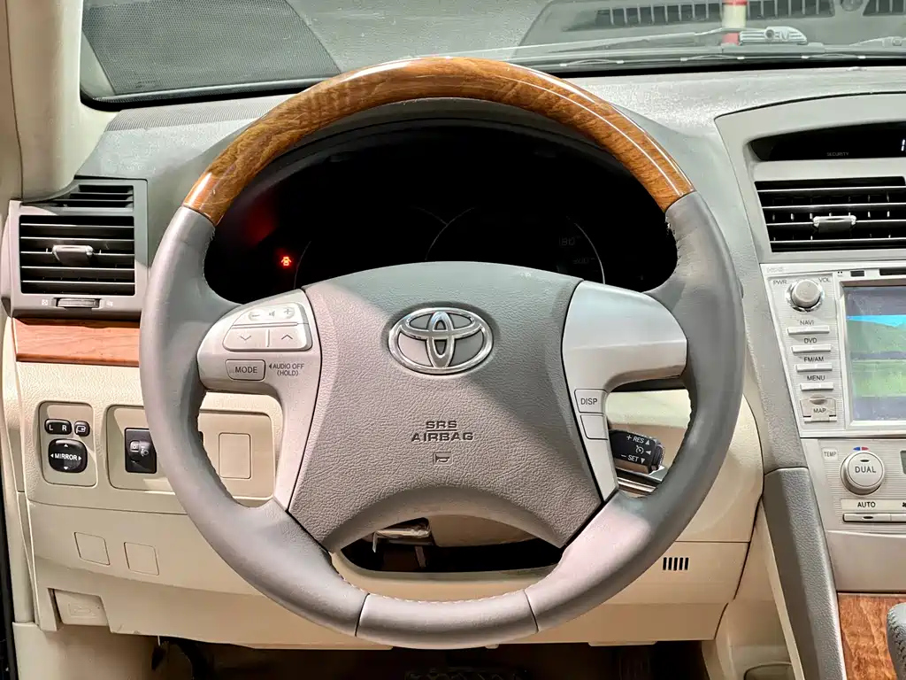 TOYOTA CAMRY 2011
