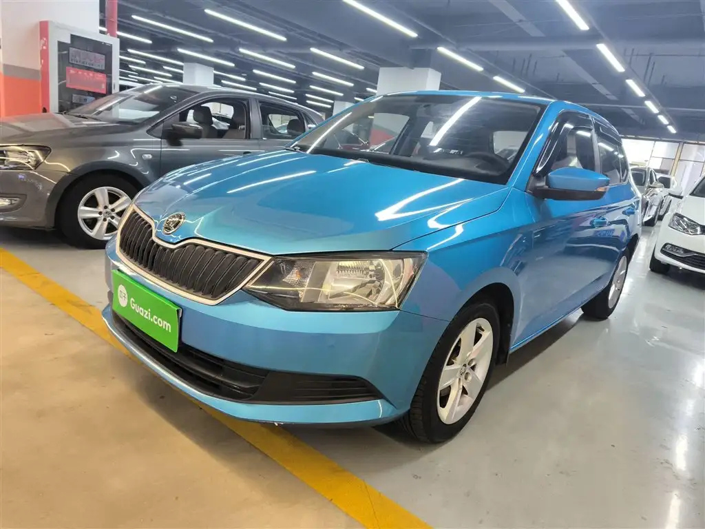 SKODA FASCIA 2016