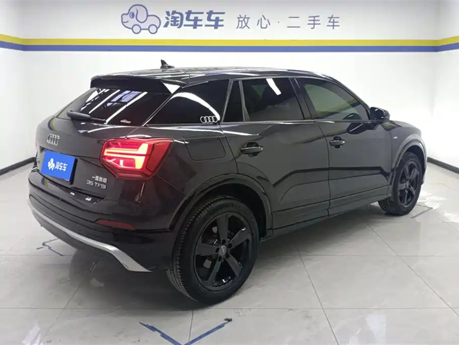 AUDI Q2L 2018