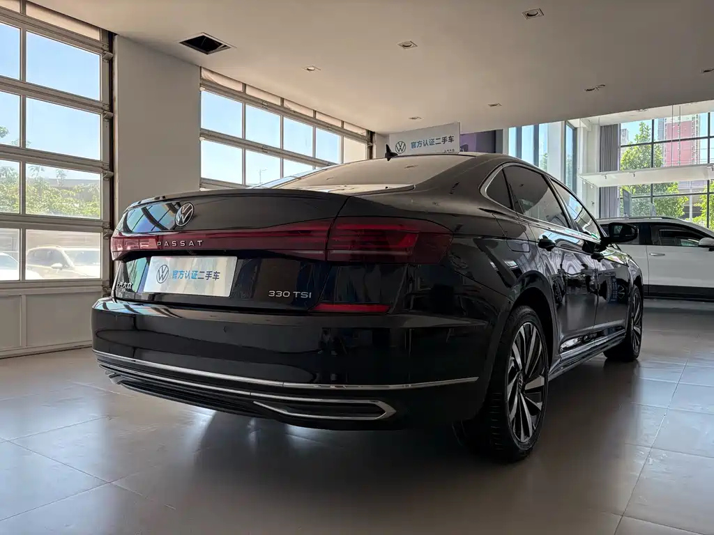 VOLKSWAGEN PASSAT 2022