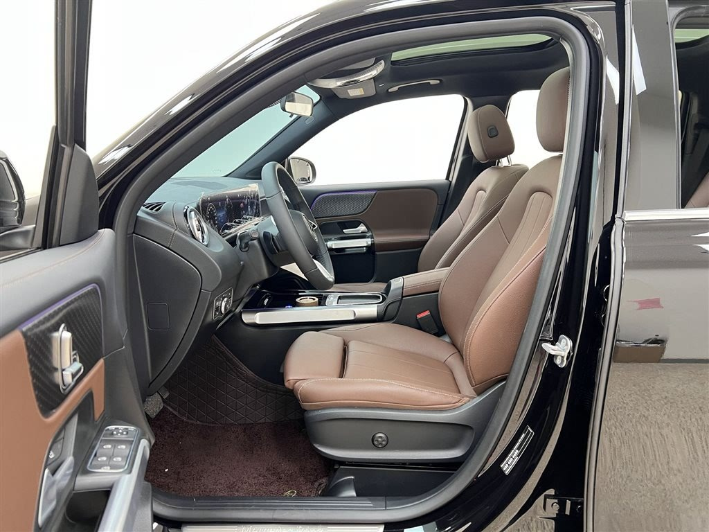 MERCEDES BENZ GLB 2024