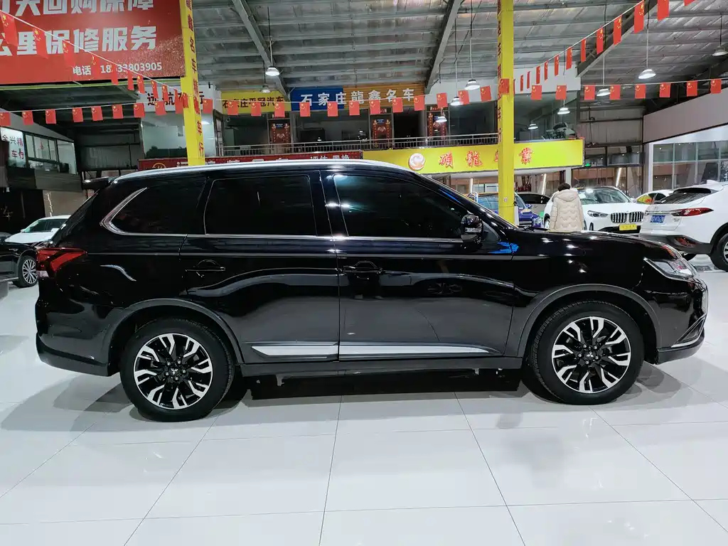 MITSUBISHI OUTLANDER 2019