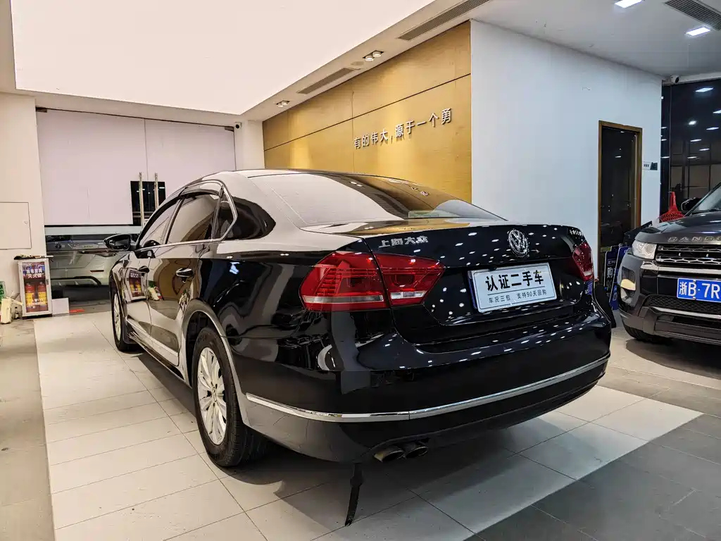 VOLKSWAGEN PASSAT 2015