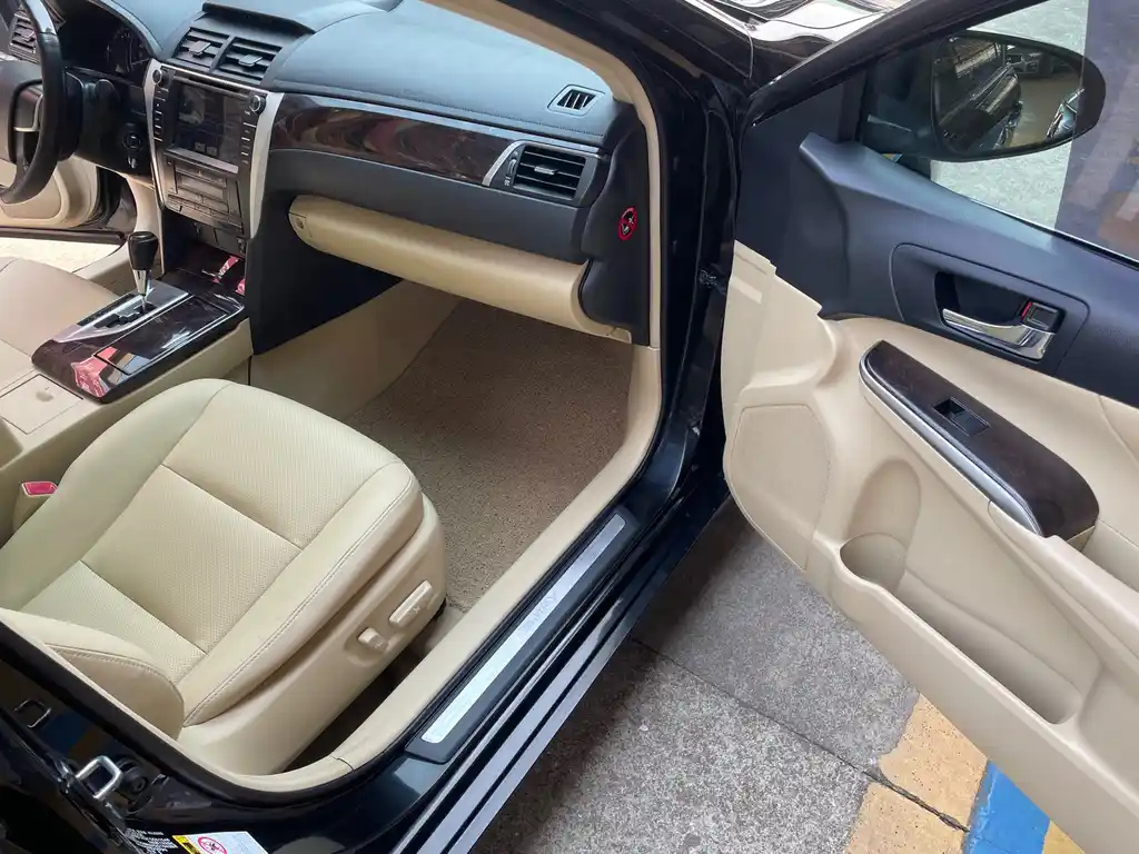 TOYOTA CAMRY 2015