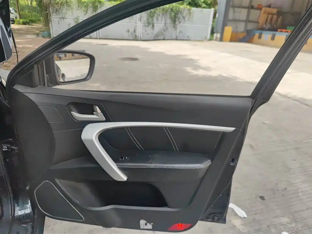 GEELY AUTO EMGRAND 2017