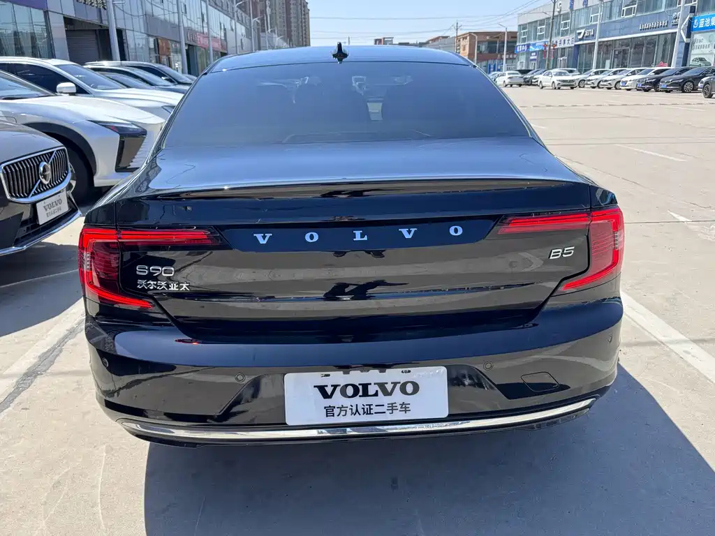 VOLVO S90 2024