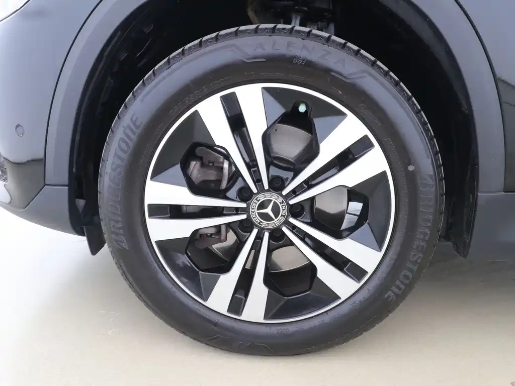 MERCEDES BENZ GLA 2023