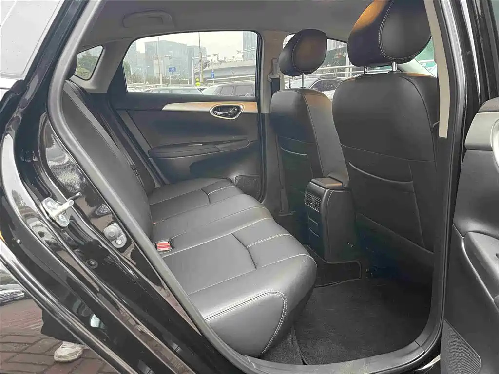 NISSAN SYLPHY 2024