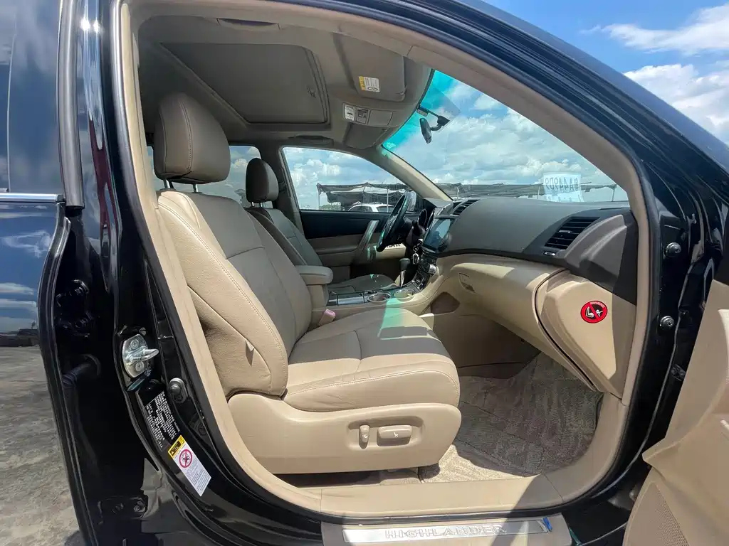 TOYOTA HIGHLANDER 2013