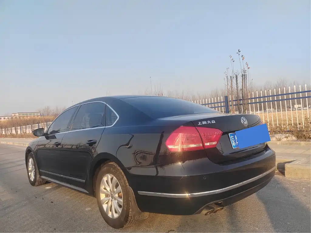 VOLKSWAGEN PASSAT 2015