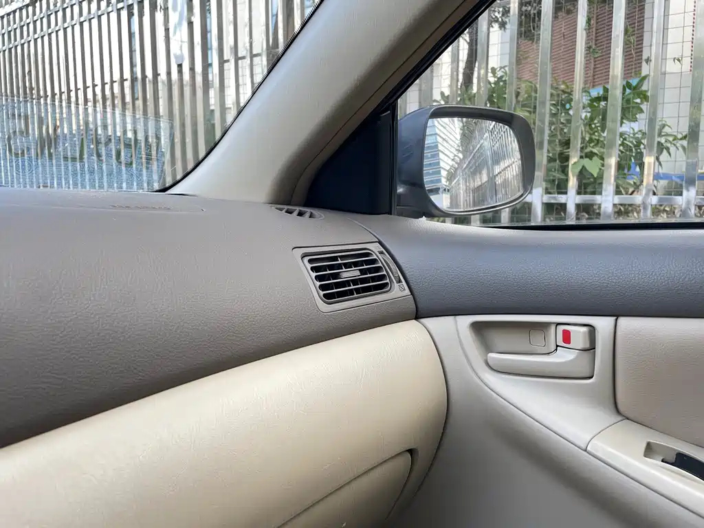 TOYOTA COROLLA 2011