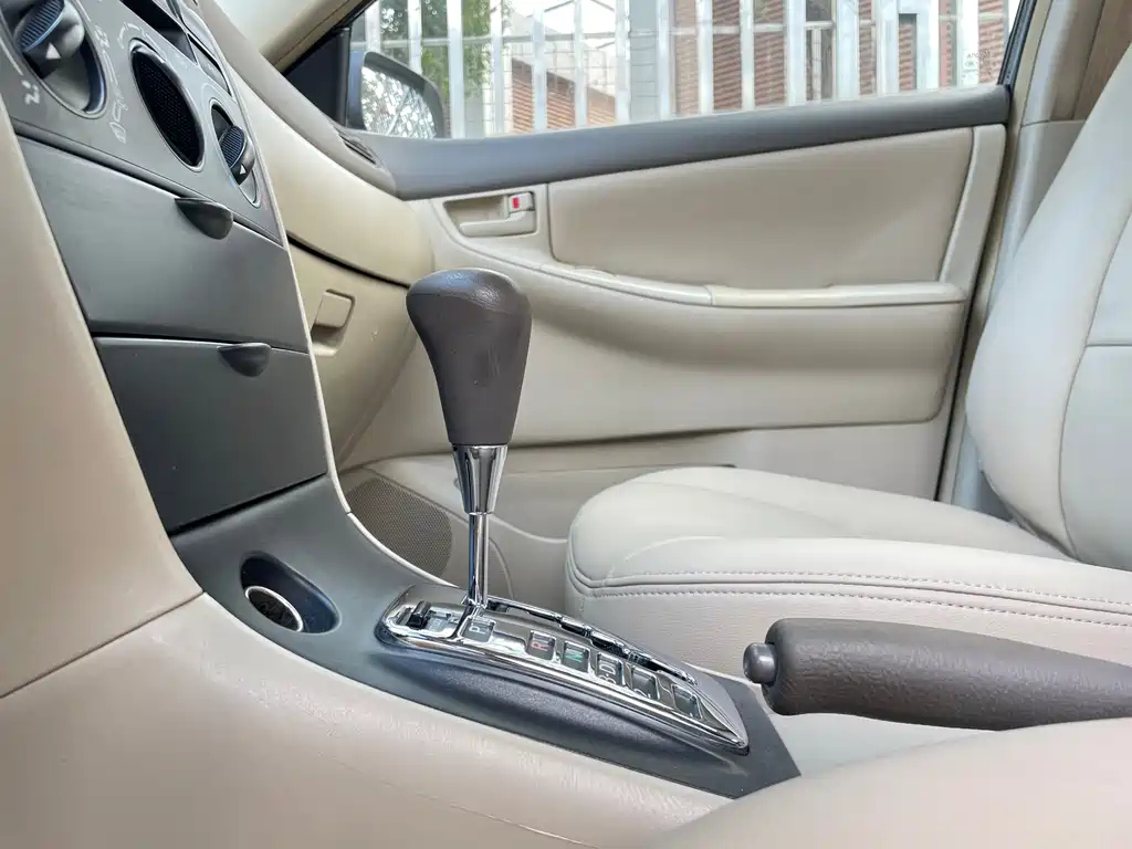 TOYOTA COROLLA 2011