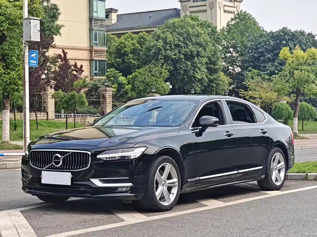 VOLVO S90 2019