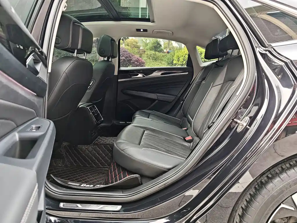 VOLKSWAGEN PASSAT 2022