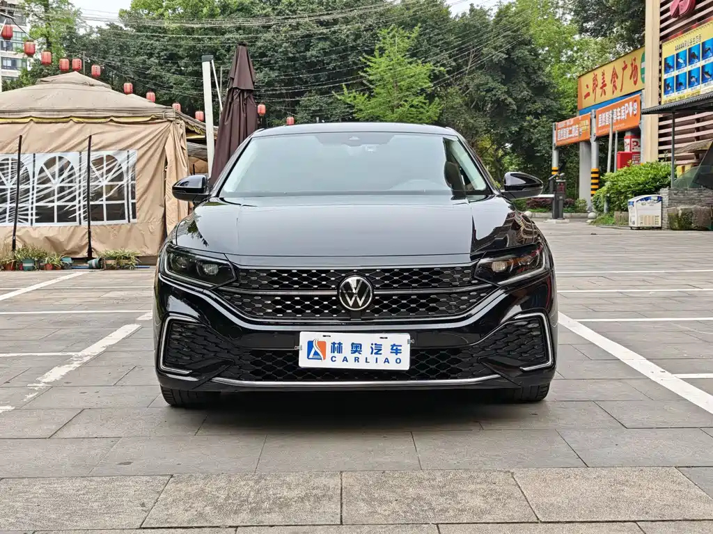 VOLKSWAGEN PASSAT 2022
