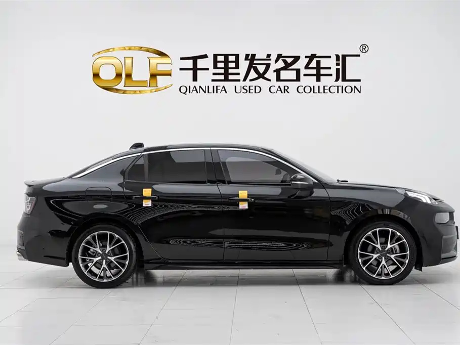 LYNK&CO 03 2022