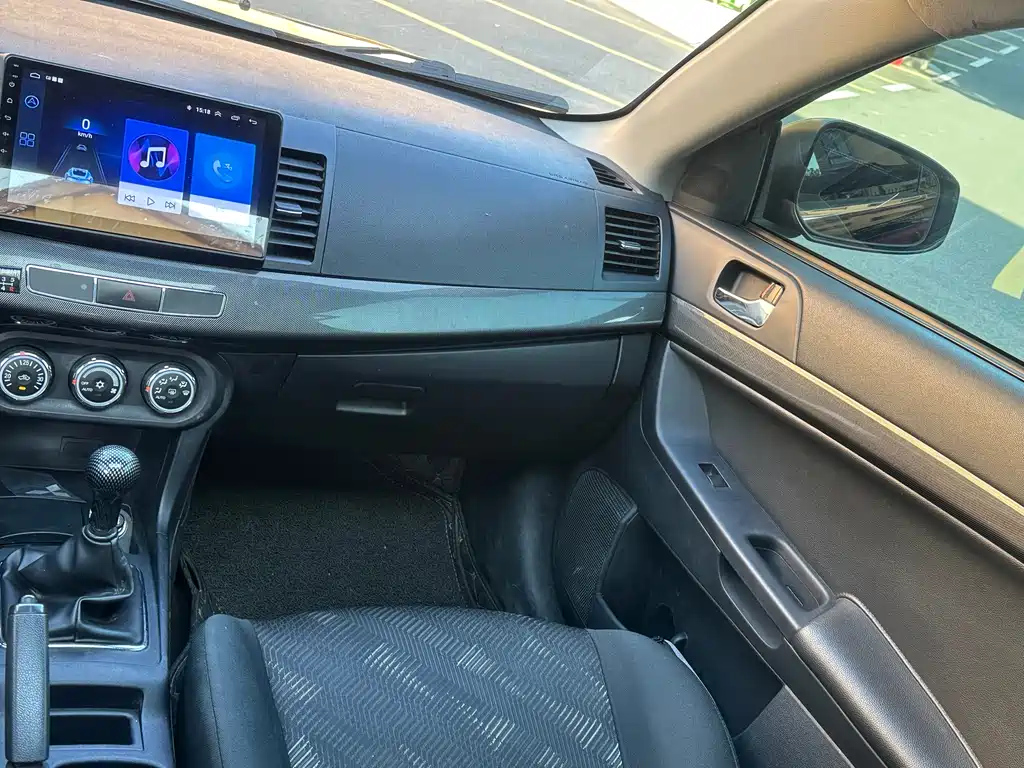 MITSUBISHI LANCER EX 2014