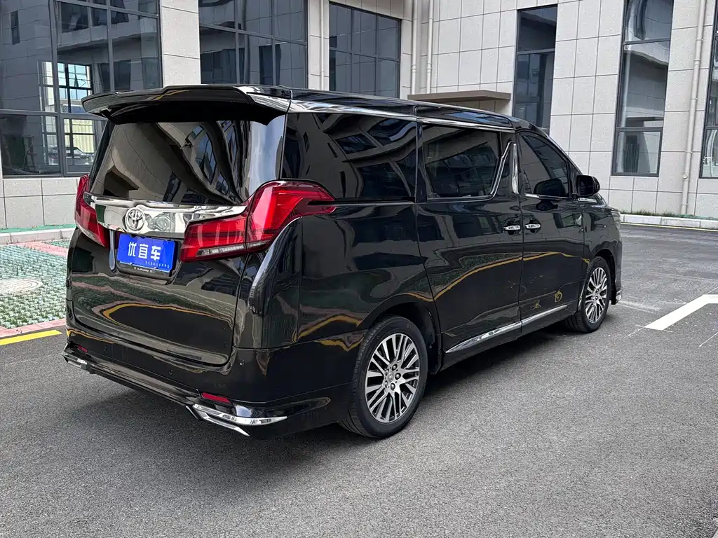 TOYOTA ALPHARD 2012