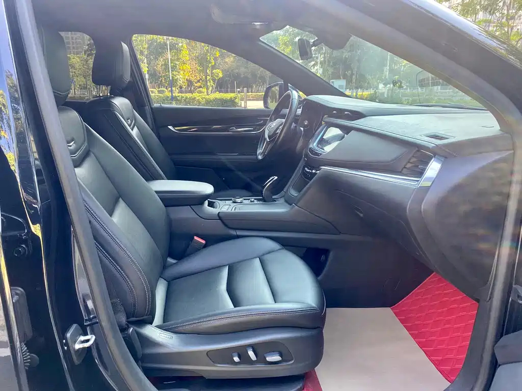 CADILLAC XT5 2021