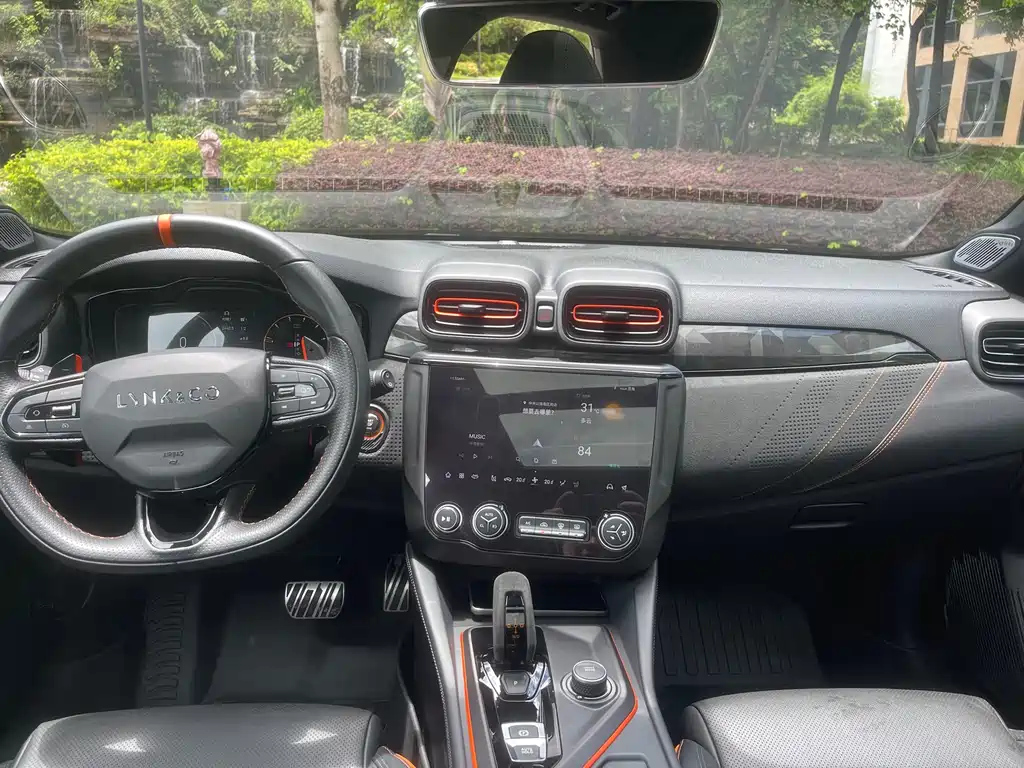 LYNK&CO 02 HATCHBACK 2021