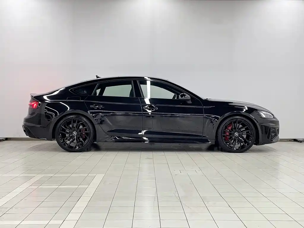 AUDI A5 2024
