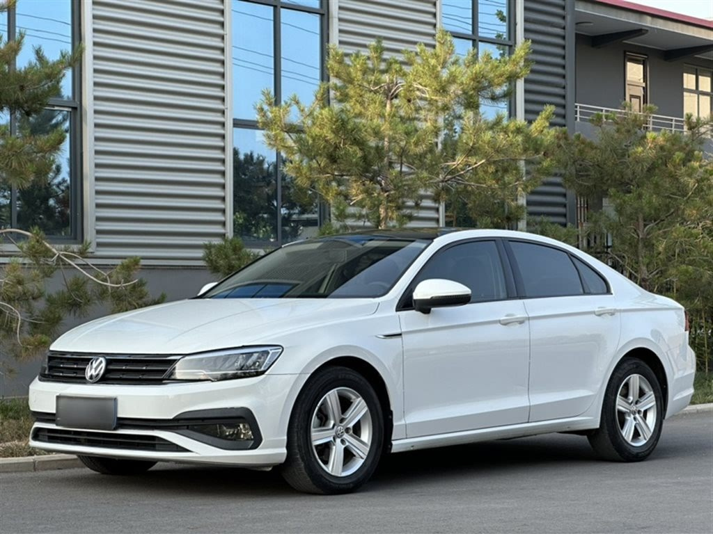 VOLKSWAGEN LAMANDO 2019
