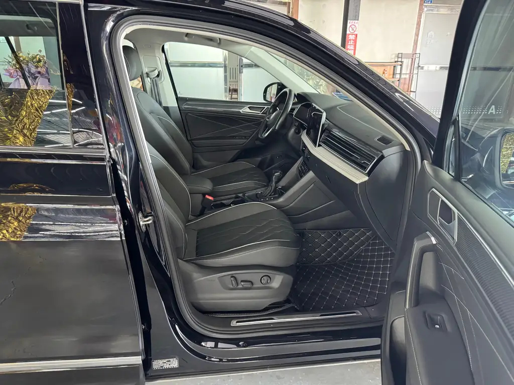 VOLKSWAGEN TIGUAN L 2022