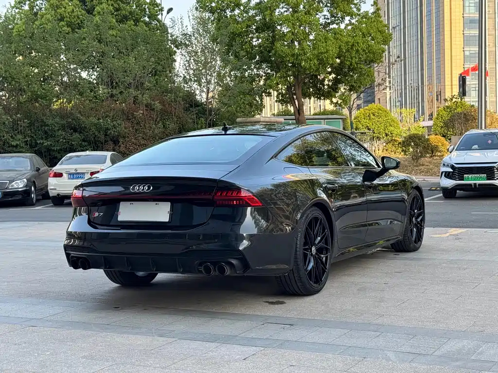 AUDI A7 2021