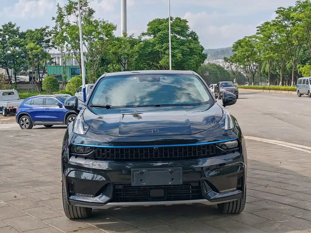 LYNK&CO 05 2020