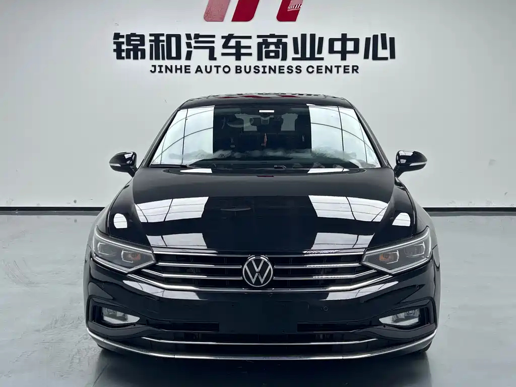 VOLKSWAGEN MAGOTAN 2020
