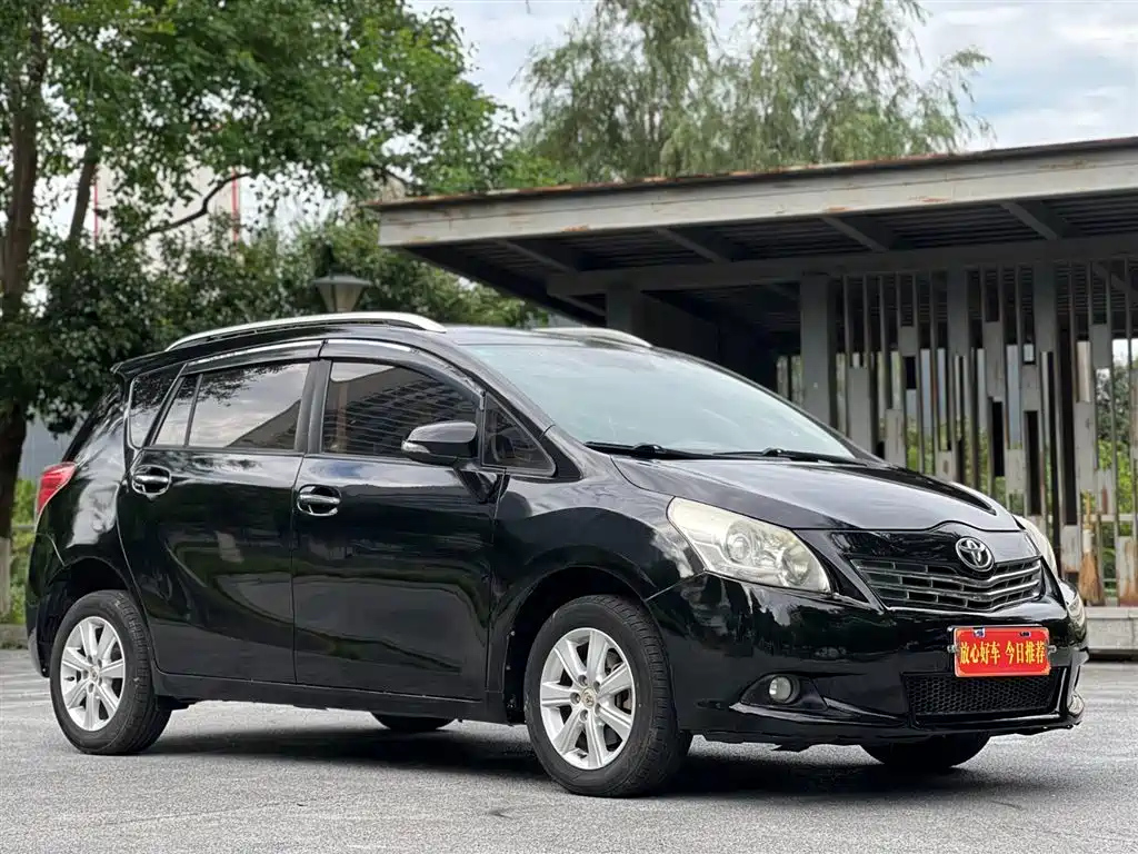 TOYOTA ESCAPE 2014