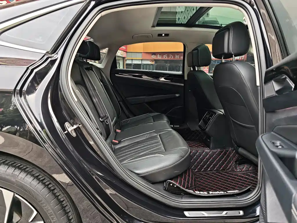 VOLKSWAGEN PASSAT 2022