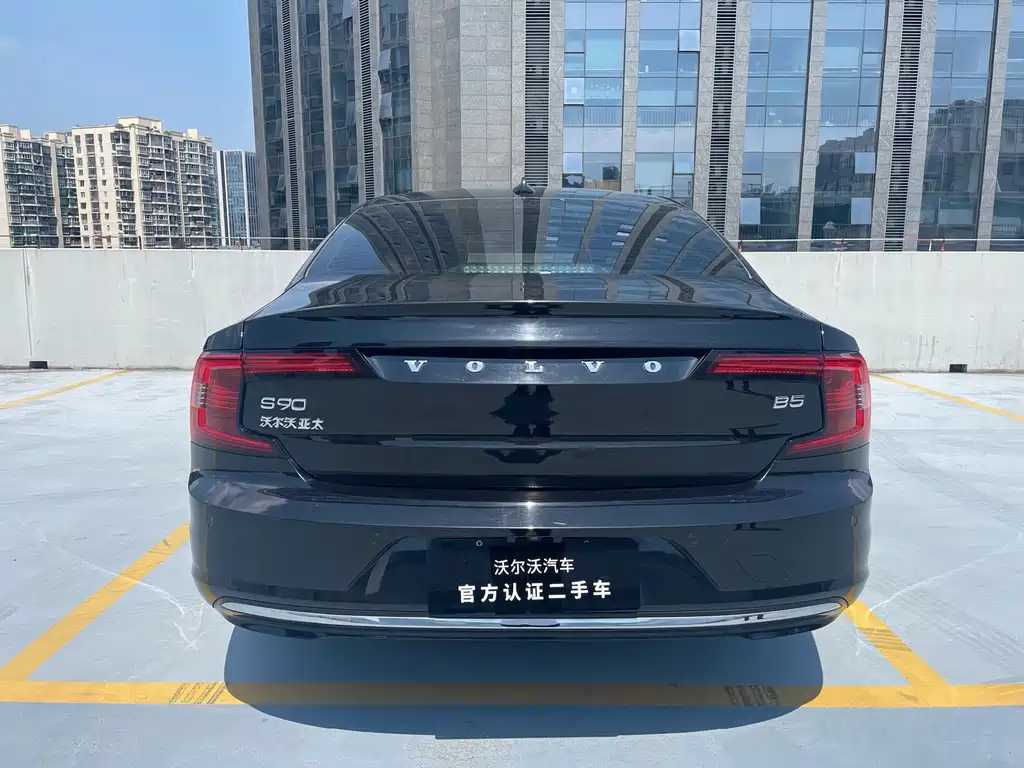 VOLVO S90 2022