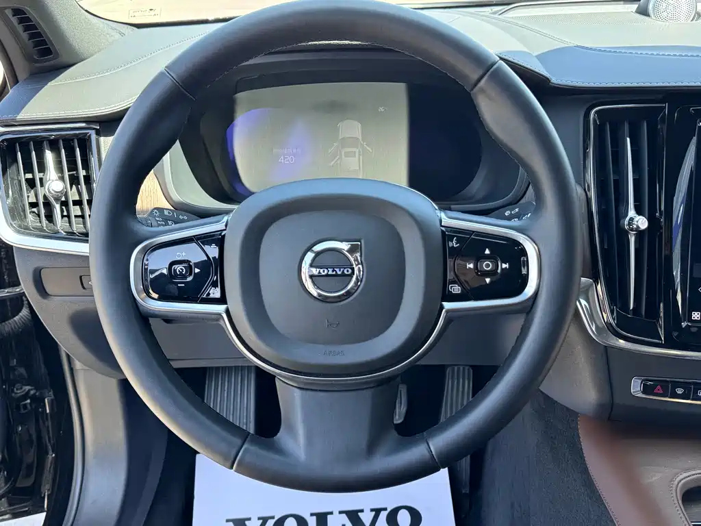 VOLVO S90 2024