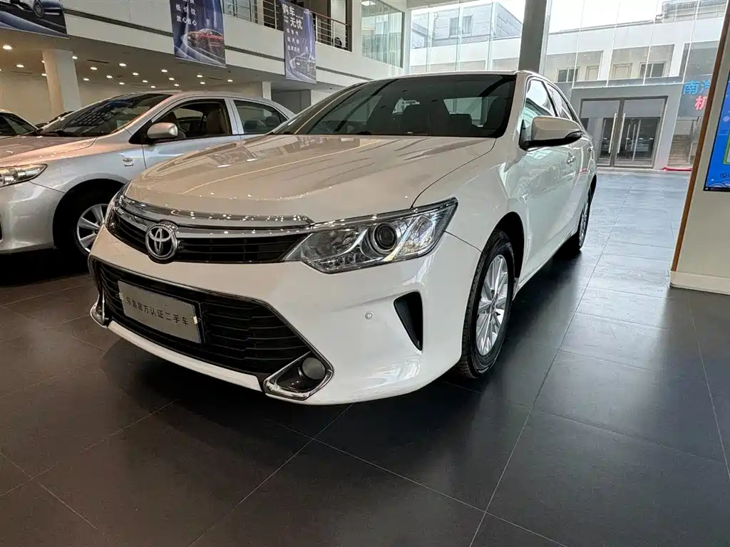 TOYOTA CAMRY 2016