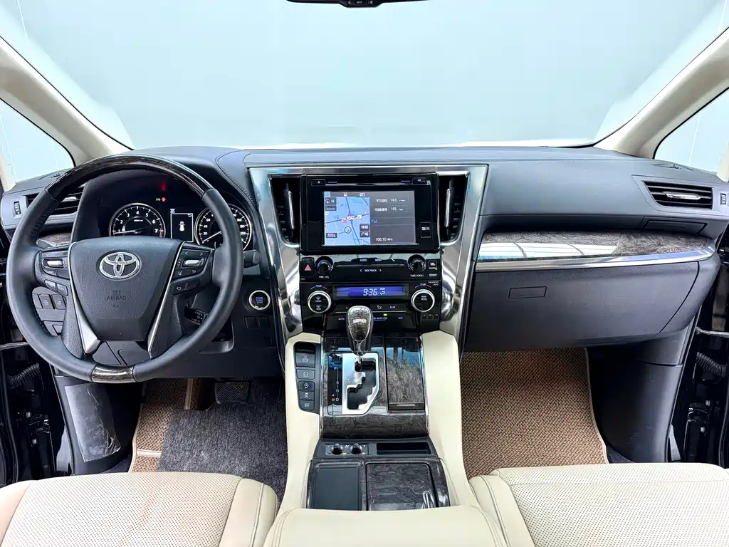 TOYOTA ALPHARD 2018