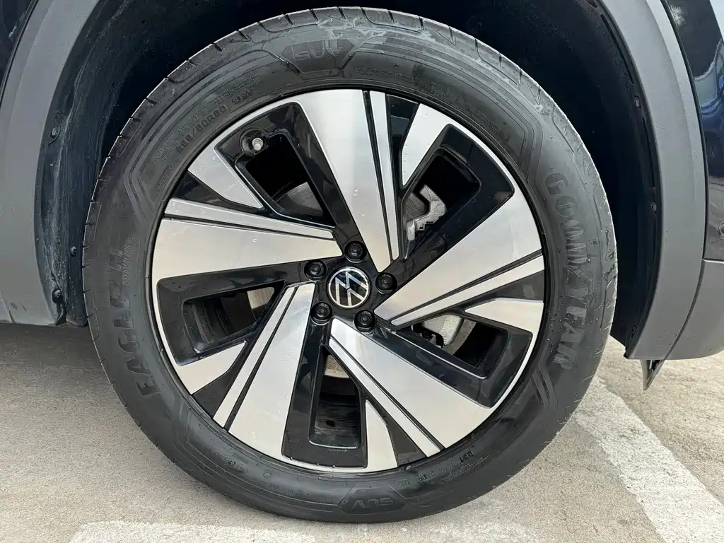 VOLKSWAGEN TOURAN 2022