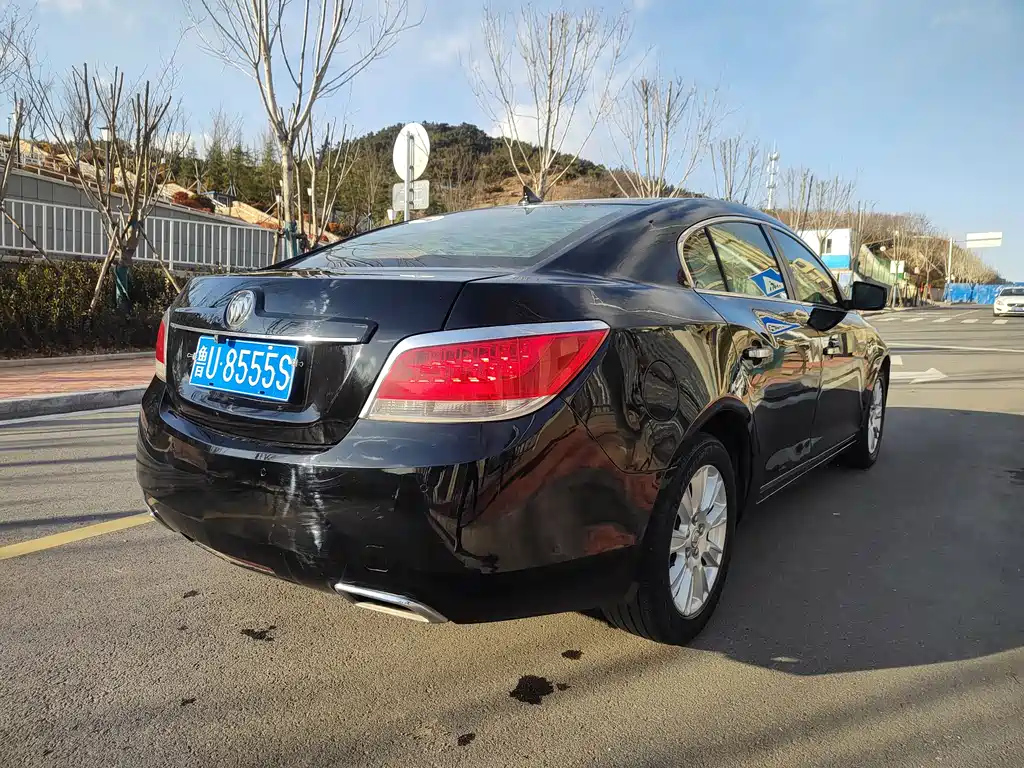 BUICK LACROSSE 2010