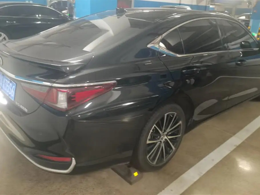 LEXUS ES 2022