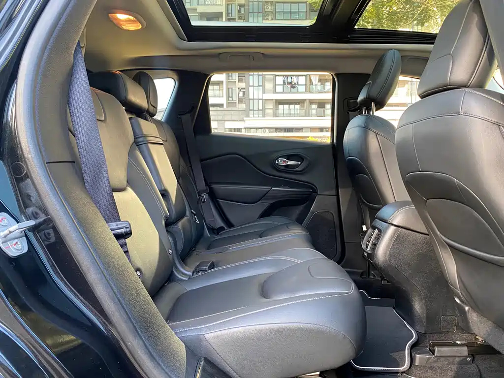 JEEP CHEROKEE 2018