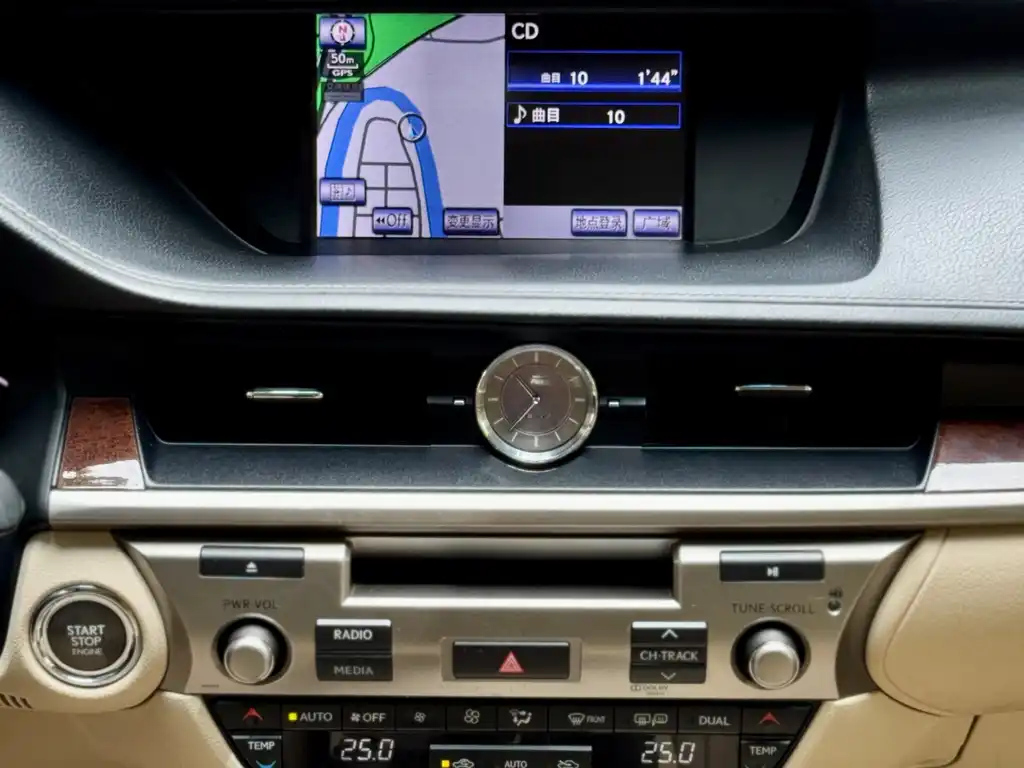 LEXUS ES 2013