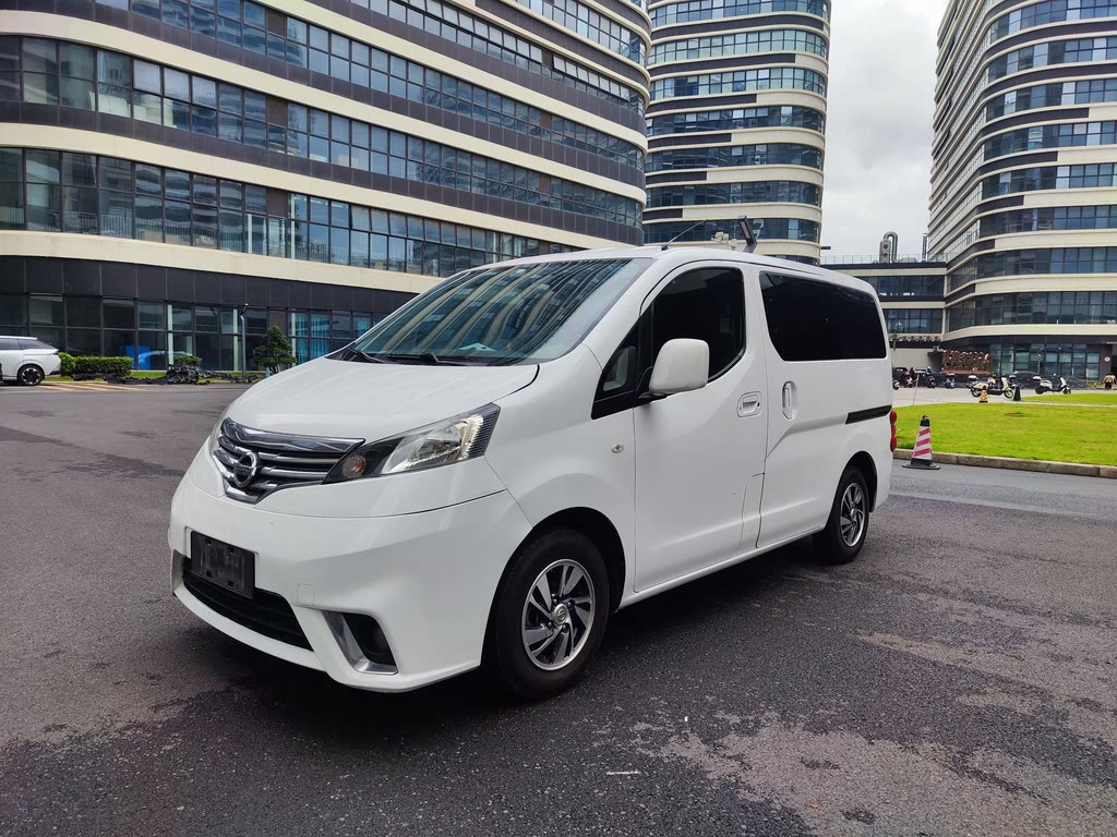 NISSAN NV200 2018