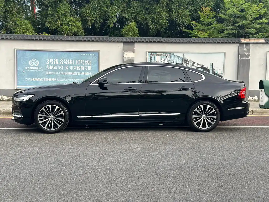 VOLVO S90 2024