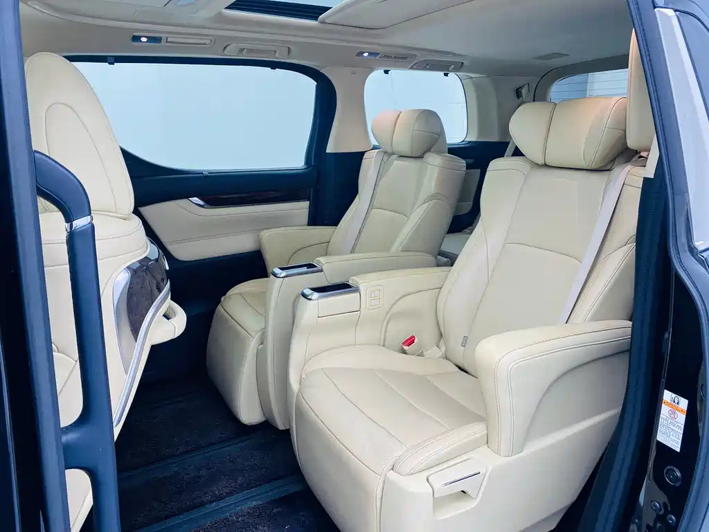 TOYOTA ALPHARD 2018