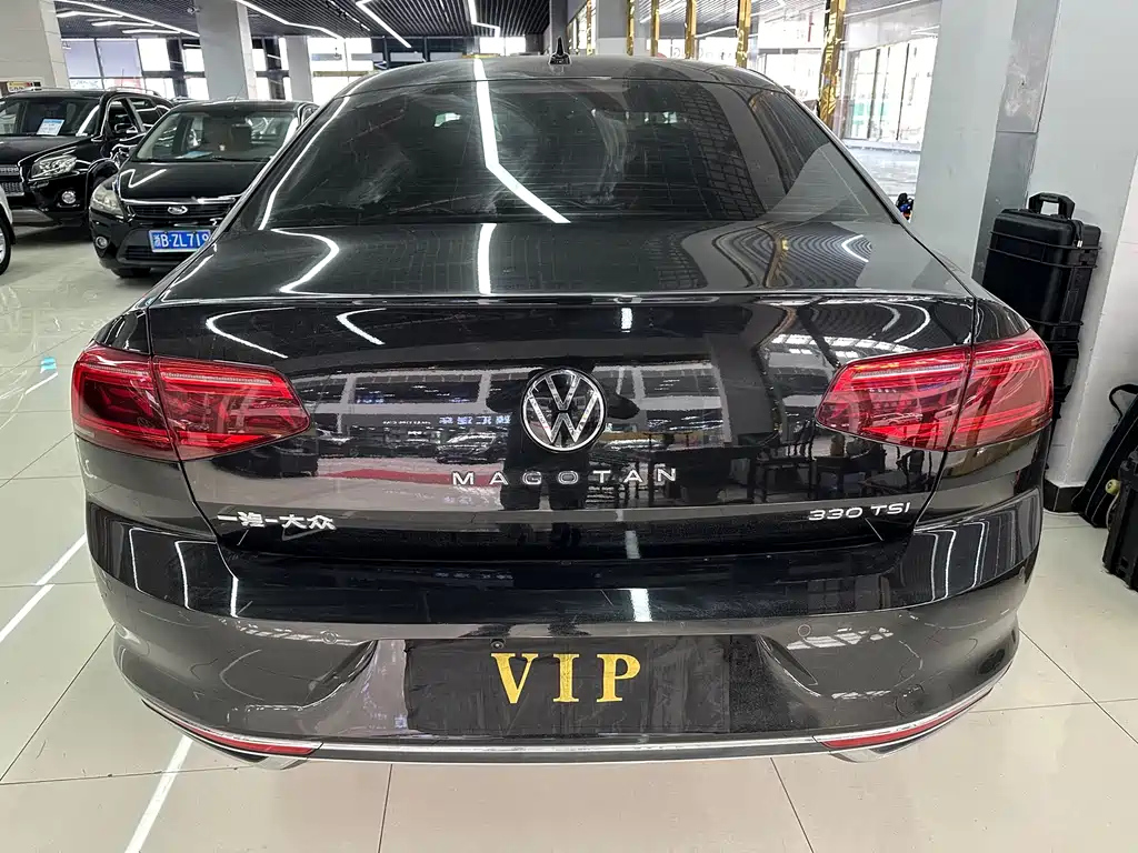 VOLKSWAGEN MAGOTAN 2021