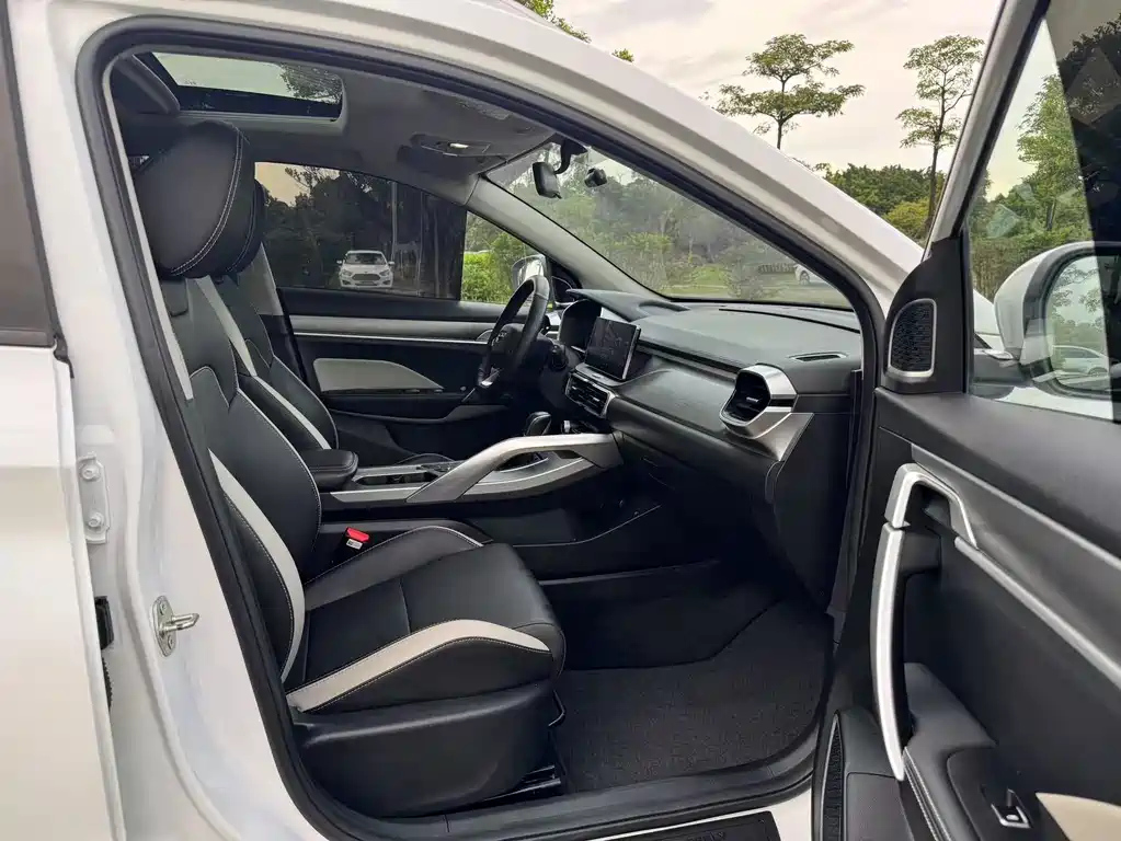 Фото Geely auto Coolray 2020 из Китая (№55419314)