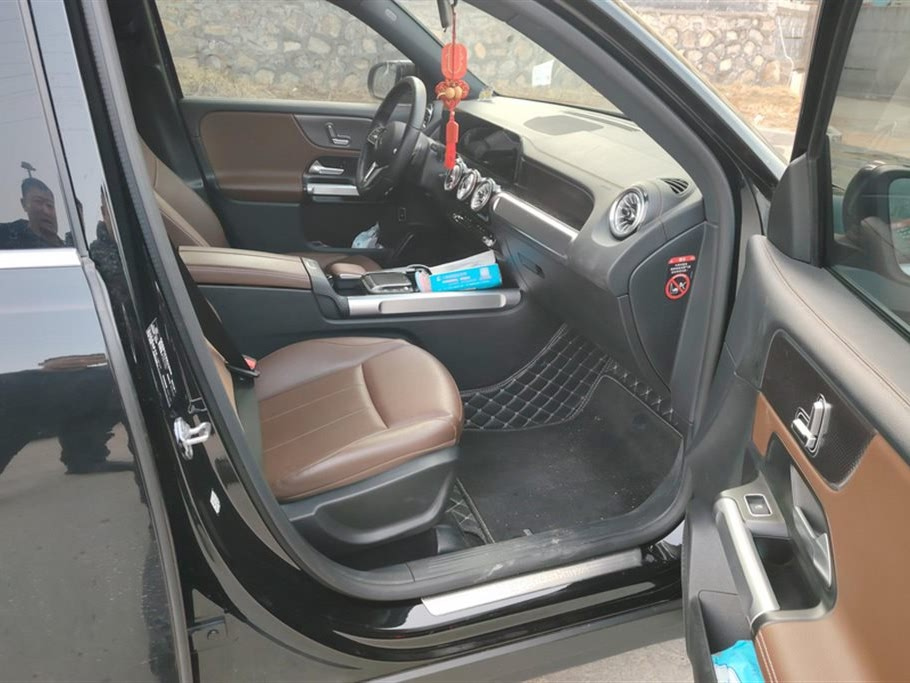 MERCEDES BENZ GLB 2023